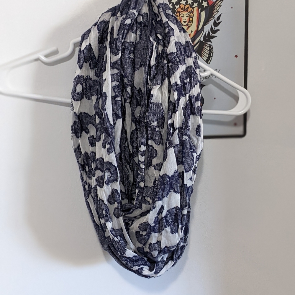 Infinity scarf - Picture 3 of 3